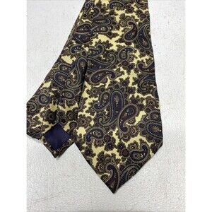 Van Heusen 417 Men's Neck Tie Made In USA 57.5” x 3.75 Silk Multicolor